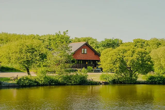 Clovelly Lakes Heron Lodge One