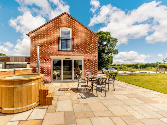 Coton Park Farm Barn