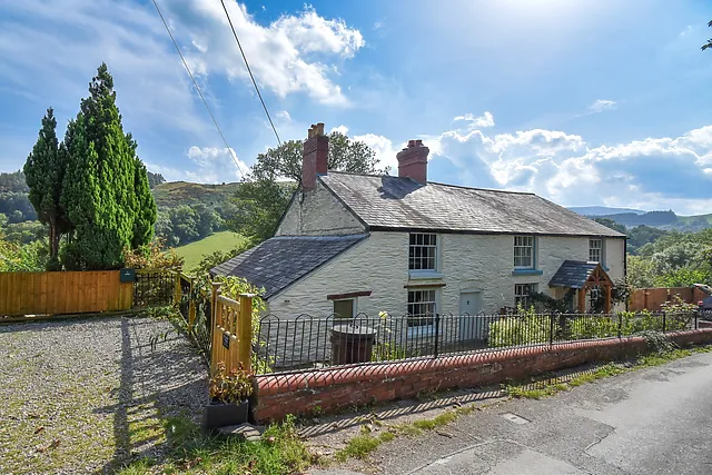 Riverbank Cottage