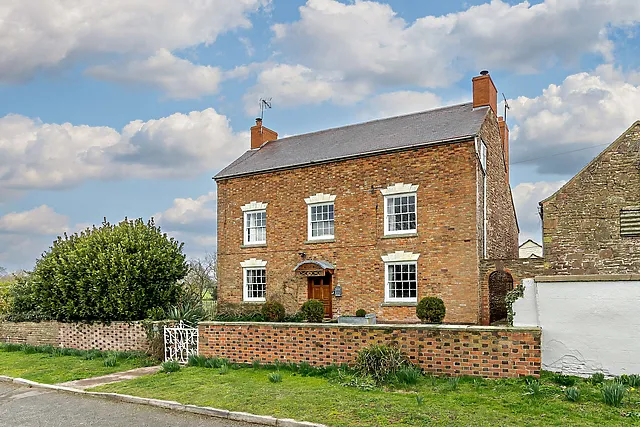 Ardens Court Farmhouse