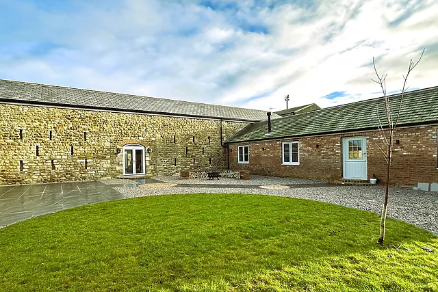 Farmstead Barn At Bland Close Farm