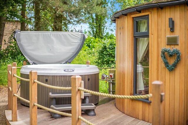 Mulberry Tree Round-House