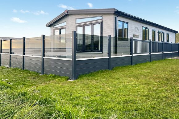 Platinum Lodge Bay View - Aber Bay Holiday Park, Clarach