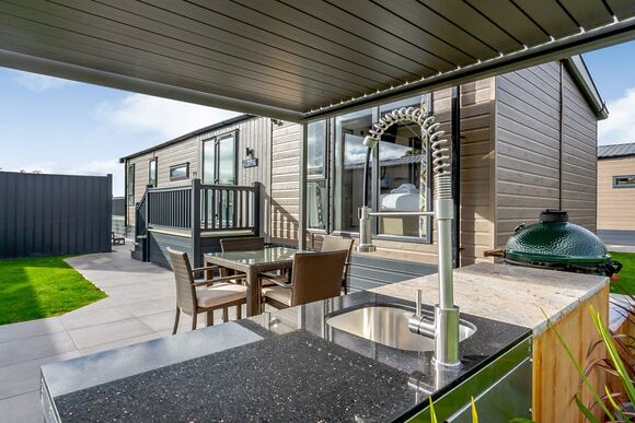 Escape Outdoor Living (Pet) - Angrove Country Park, Great Ayton, Yorkshire Moors and Coast