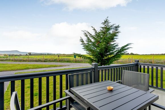 Escape Outdoor Living (Pet) - Angrove Country Park, Great Ayton, Yorkshire Moors and Coast