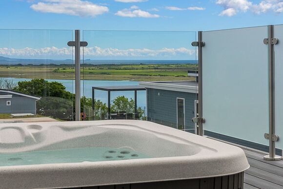 Sonnet 3 Spa, Sonnet 3 Spa (Pet) - Dylan Coastal Resort, Laugharne