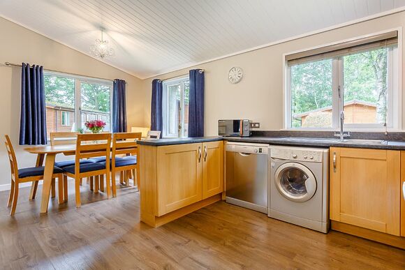 Churchill Lodge 16 - Bluewood Lodges, Cotswolds