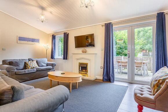 Churchill Lodge 16 - Bluewood Lodges, Cotswolds