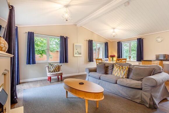 Churchill Lodge 16 - Bluewood Lodges, Cotswolds