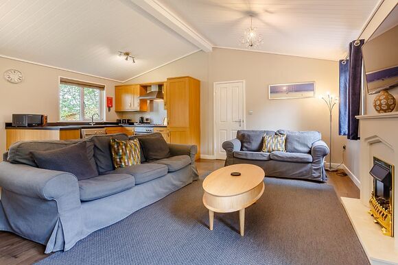 Churchill Lodge 16 - Bluewood Lodges, Cotswolds