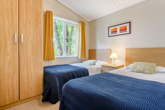 Churchill Lodge 16 - Bluewood Lodges, Cotswolds