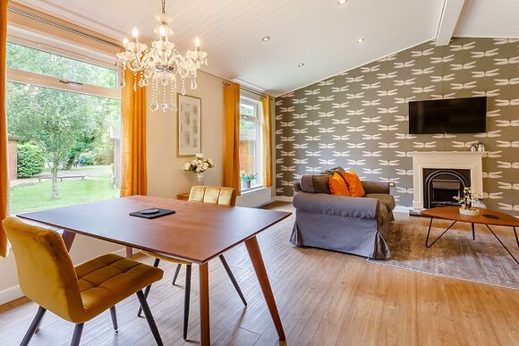 Cupids Lodge 4 - Bluewood Lodges, Cotswolds