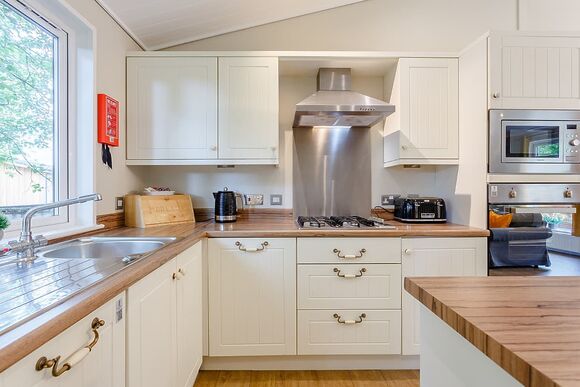 Cupids Lodge 4 - Bluewood Lodges, Cotswolds