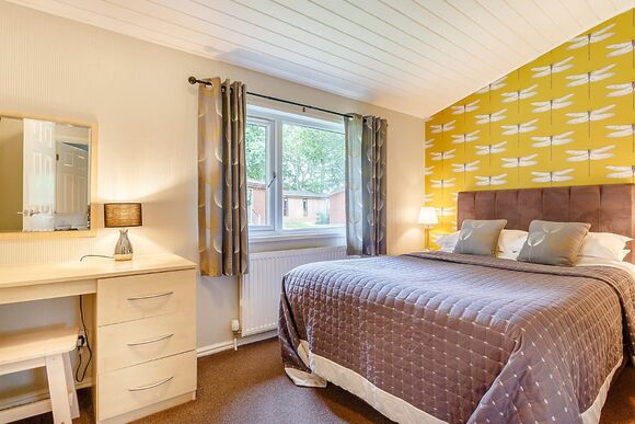 Kingham Lodge Plus 3 - Bluewood Lodges, Cotswolds