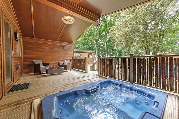 Juliet Lodge 27 - Bluewood Lodges, Cotswolds