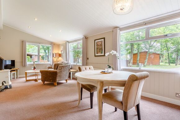 Juliet Lodge 27 - Bluewood Lodges, Cotswolds