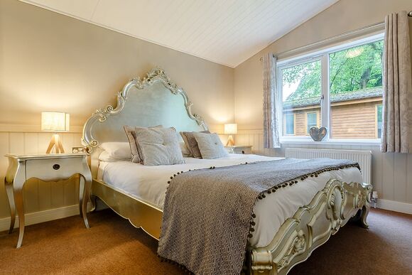 Juliet Lodge 27 - Bluewood Lodges, Cotswolds