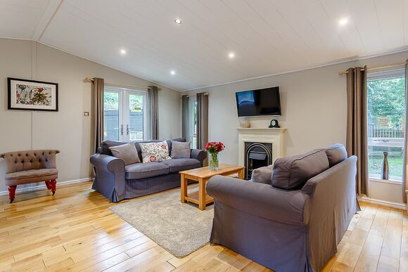 Blenheim Lodge 22 - Bluewood Lodges, Cotswolds