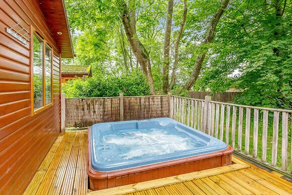 Blenheim Lodge 22 - Bluewood Lodges, Cotswolds