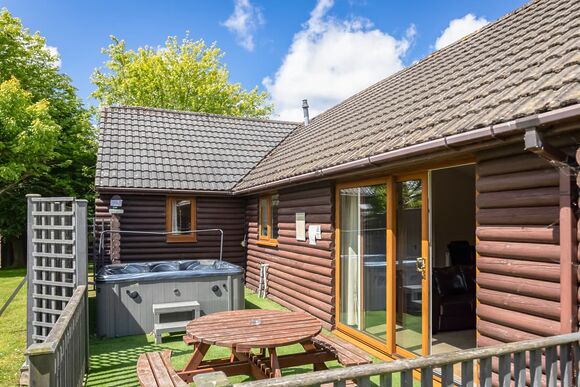 3 Bedroom Bungalow with Hot Tub (Pet Friendly) - Bodmin Holiday Park, Bodmin