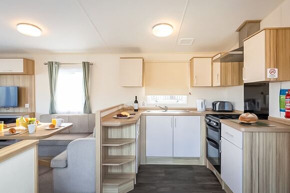 Gold+ Caravan 2 Sleeps 6 Pet Friendly - Carlton Meres Holiday Park, Saxmundham