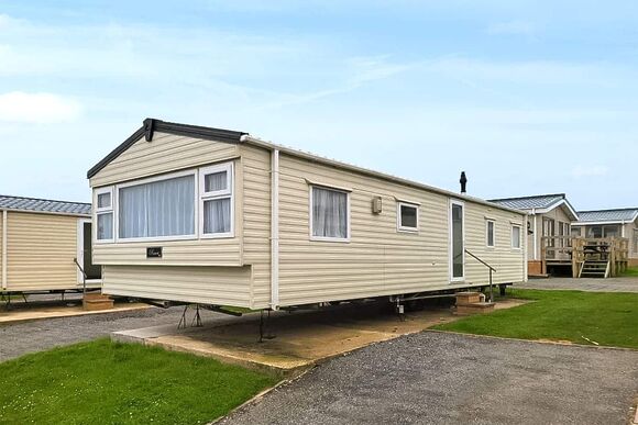 Castaways Oyster 8 (Pet) - Castaways Holiday Park, Bacton-on-Sea