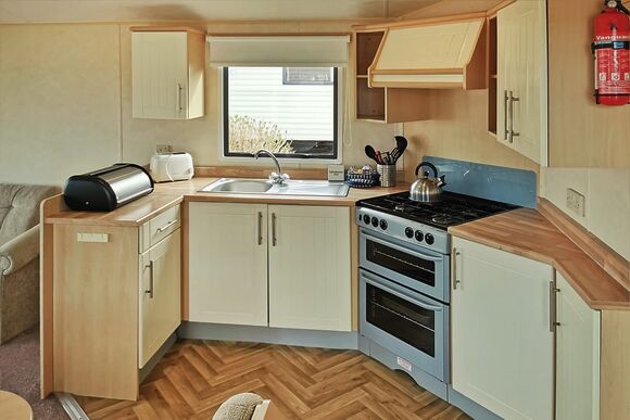 Silver Plus 4 Bed Pets Allowed Sleeps 8 - Clarach Bay Holiday Village, Clarach Bay, Nr Aberystwyth