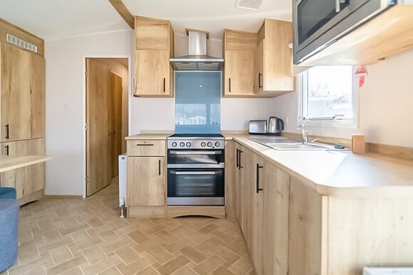 Gold Plus 3 Caravan (Sleeps 8) Pet Friendly - Coghurst Hall, Hastings