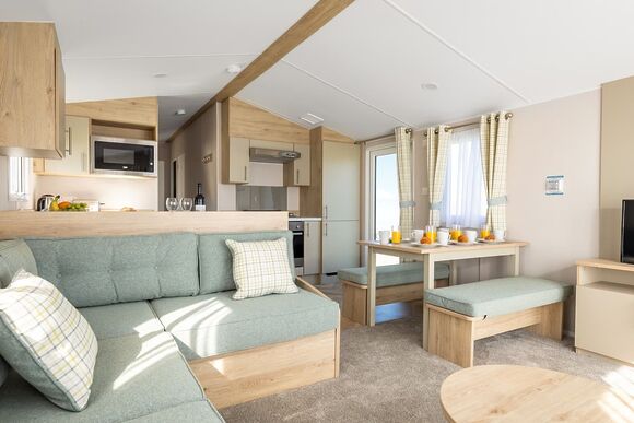 Gold Plus 3 Caravan (sleeps 8) with decking - Dovercourt, Dovercourt 