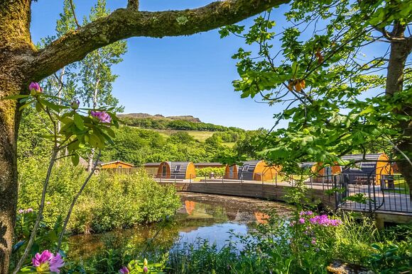 Dovestone Pod (Pet) - Dovestone Holiday Park, Greenfield