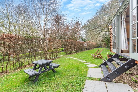 Juniper Shepherd Hut - The Emerald, Carnon Downs