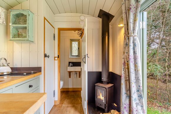 Juniper Shepherd Hut - The Emerald, Carnon Downs