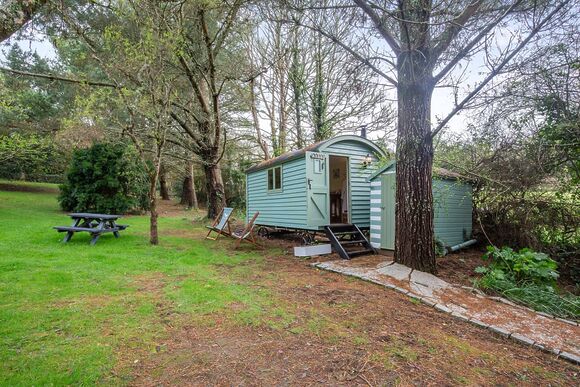 Jasmine Shepherd Hut - The Emerald, Carnon Downs