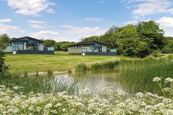 Superior Adventure Lodge - Florence Springs Lakeside Lodges, St Florence, Tenby