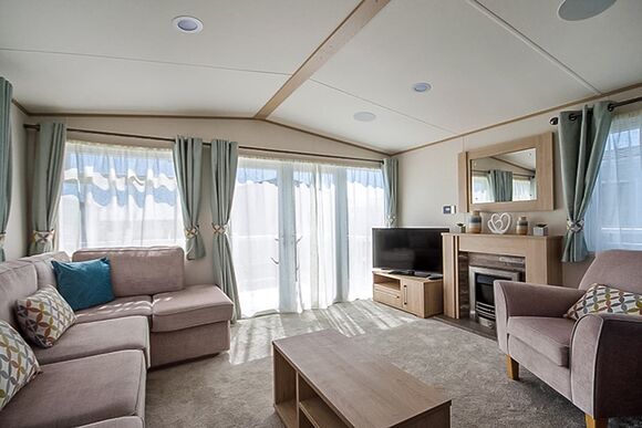 Platinum Caravan 2 with Decking  (Pet Friendly) - Rye Harbour, Rye