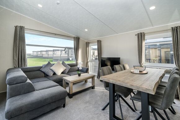 Athena Family VIP - Green Meadows Country Park, Blackford