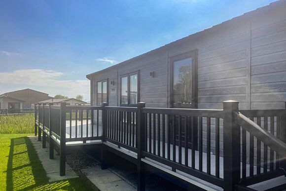 Platinum 6 berth Lodge - Helsey Farm Cottages, Helsey