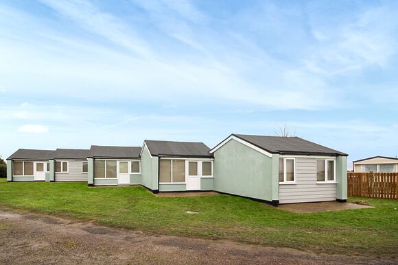 Chalet 3 Bed - Hemsby Beach Holiday Park, Hemsby, Great Yarmouth