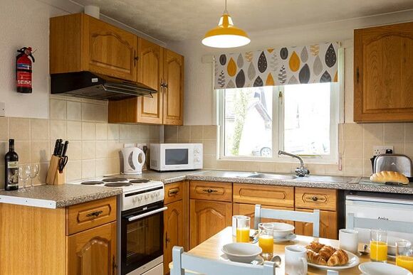 Bronze 2 Bed 4 Berth Bungalow - Hengar Manor Country Park, St Tudy, Bodmin