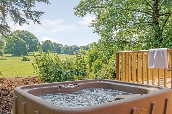 Cherry Tree Lodge - Herons Brook Retreat Lodges, Narberth, Nr Tenby