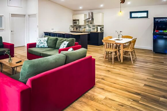 Hawthorn Lodge VIP - The Woods at Herons Mead, Orby