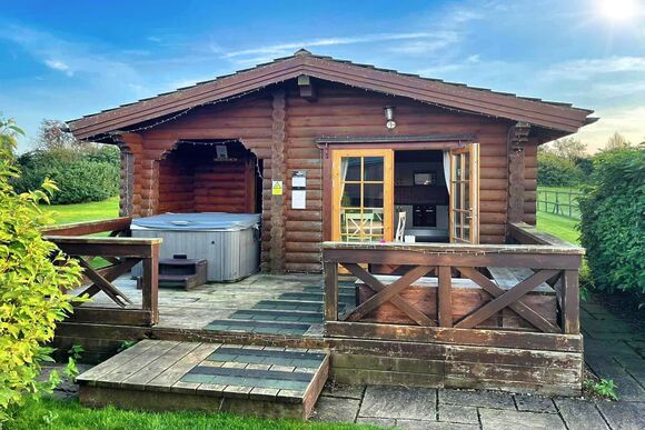 Log Cabin 19 - Little Eden Country Park, Bridlington