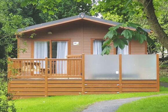 4 Bed Platinum Hot Tub Lodge - Llanrhidian Holiday Park, Swansea