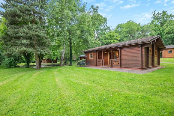 Robins Rest Lodge - Woodside Lodges Country Park, Ledbury