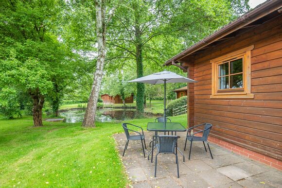 Robins Rest Lodge - Woodside Lodges Country Park, Ledbury