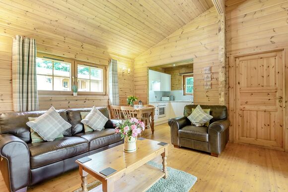 Robins Rest Lodge - Woodside Lodges Country Park, Ledbury