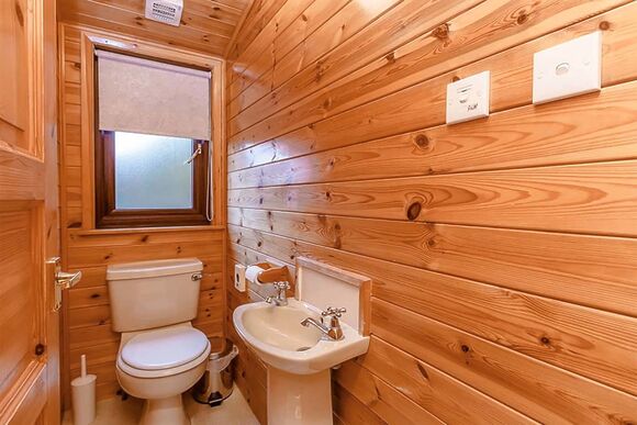 Classic 2 Bed Lodge (Pet) - Loch Lomond Holiday Park, Inveruglas, Argyll