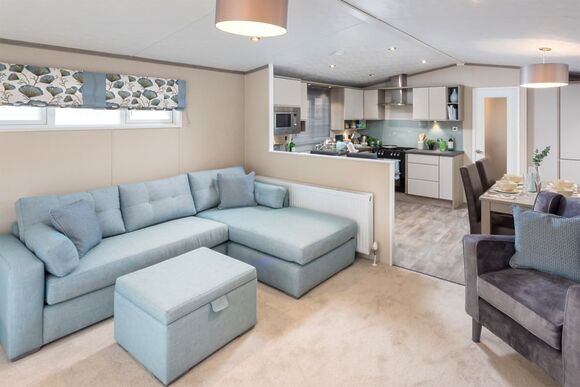 Platinum 3 Caravan (sleeps 8) with decking - Malvern View Country and Leisure Park, Worcester