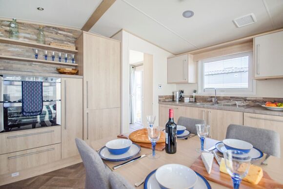 Platinum Caravan 2 Sleeps 4 Pet Friendly - New Beach, Dymchurch