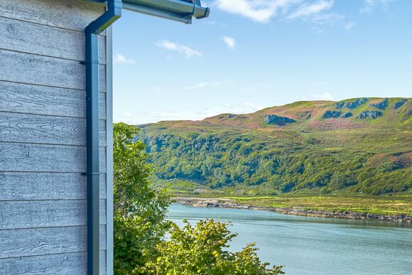 Waterfront Aurora Hot Tub Lodge - Oban Holiday Park, Oban